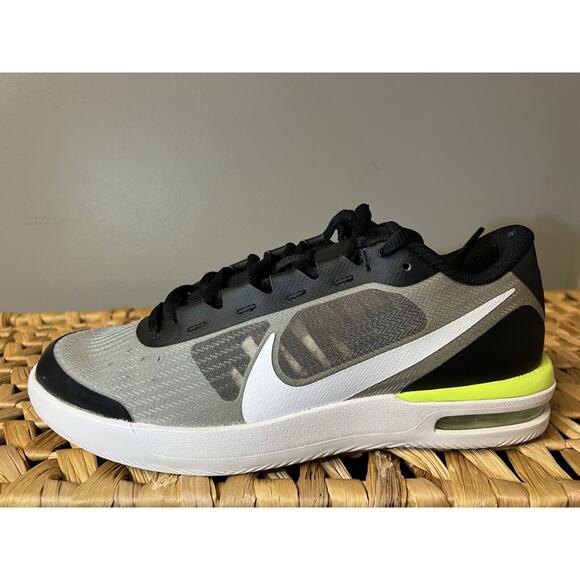 Size 8 - Nike Air Max Vapor Wing MS Black Volt - Picture 4 of 5